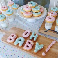 Gender-Reveal-Party-donuts